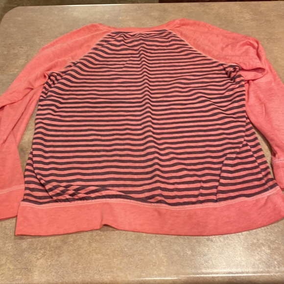 Women’s Maurices shirt size 0 - Picture 5 of 7